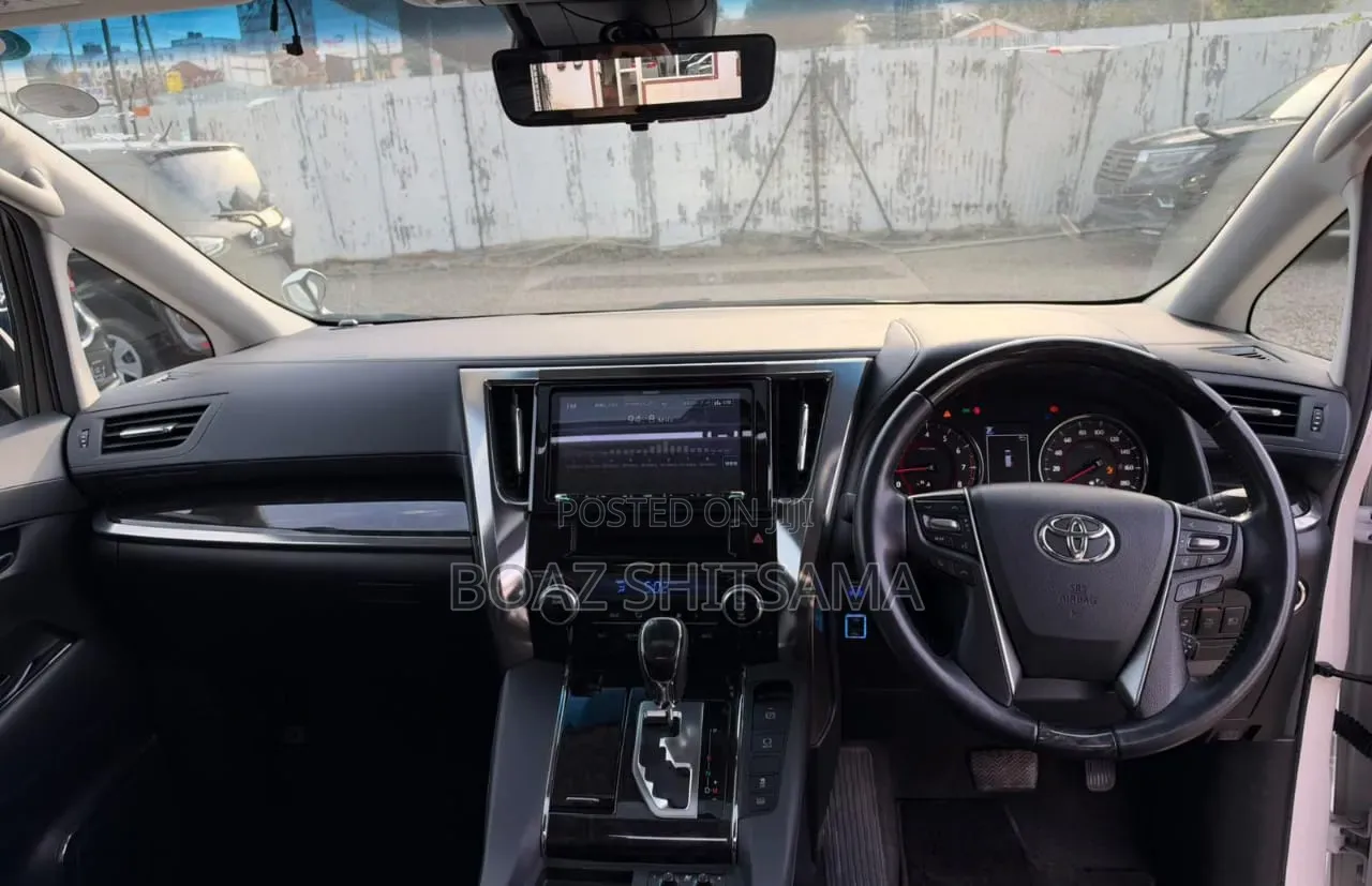 Toyota Alphard 2019 White