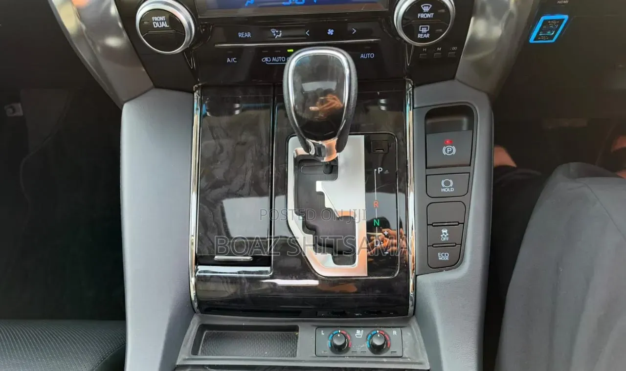Toyota Alphard 2019 White