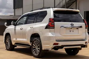 Toyota Land Cruiser Prado 2.8 2021 White