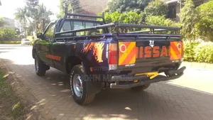 Nissan Hardbody 2009 Blue