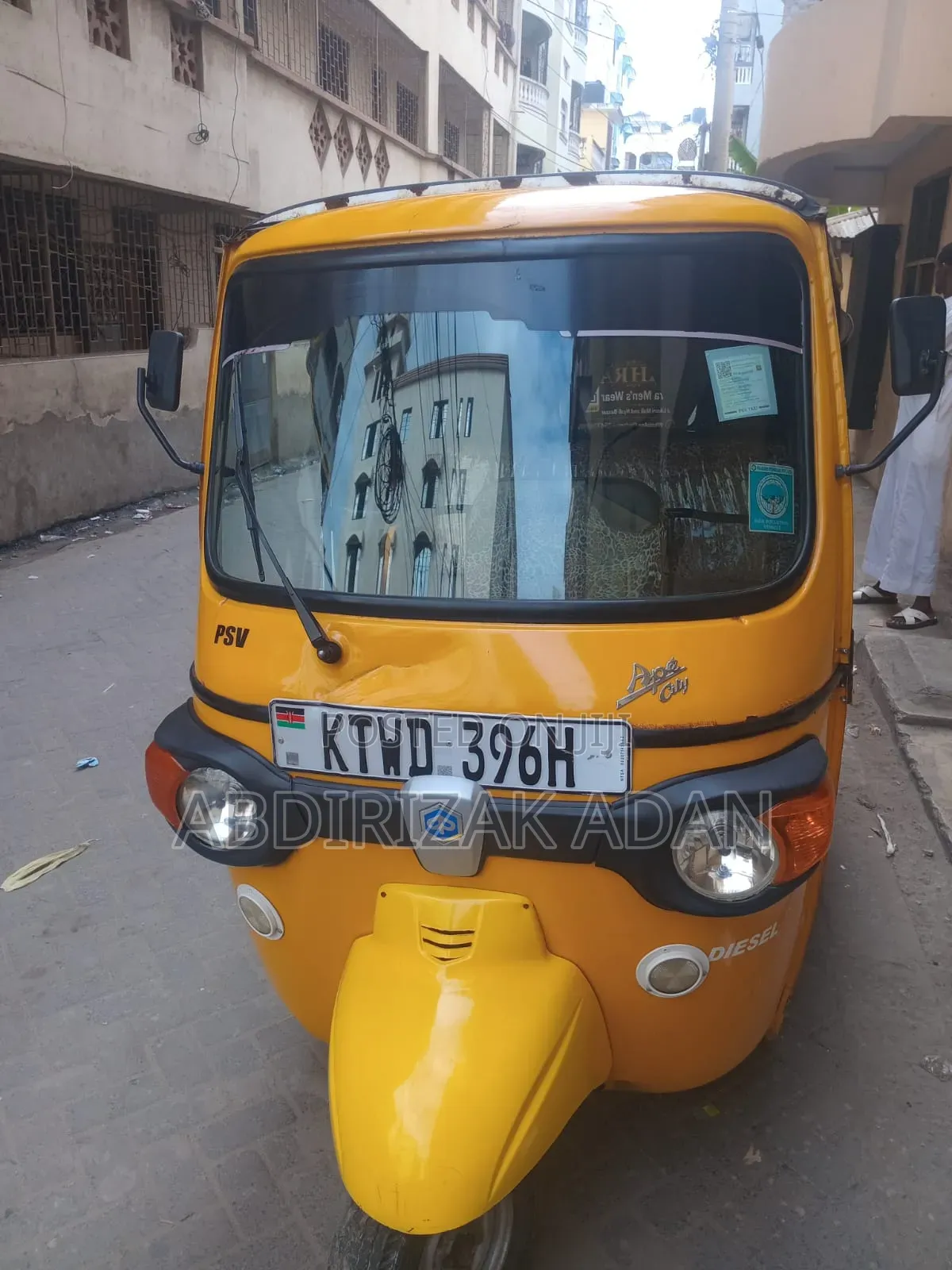 Piaggio 2024 Yellow