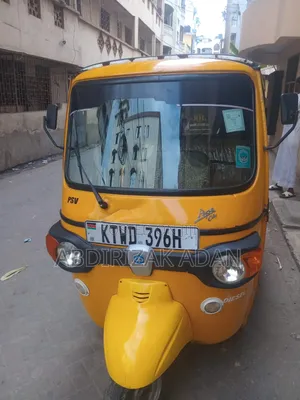 Piaggio 2024 Yellow