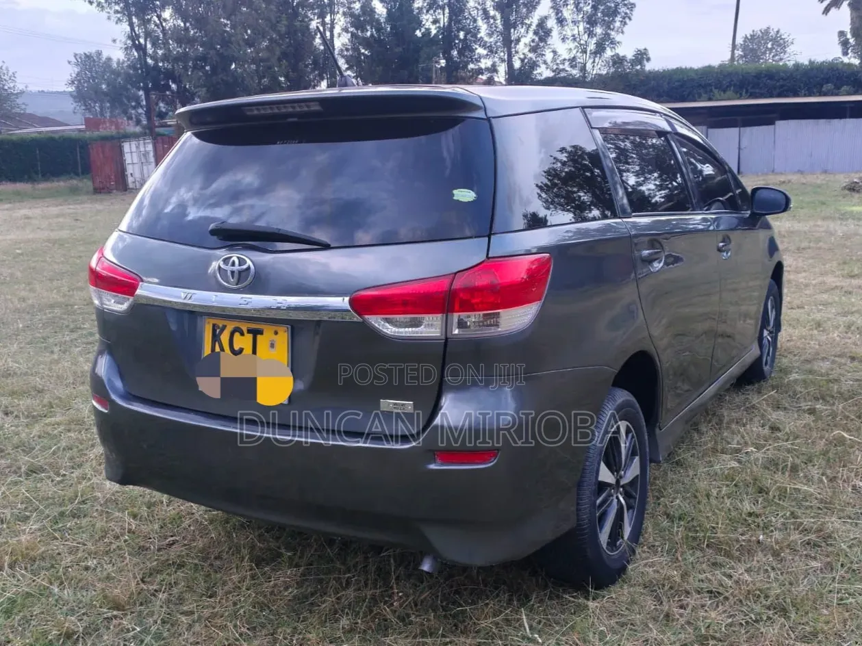 Toyota Wish 2011 Gray