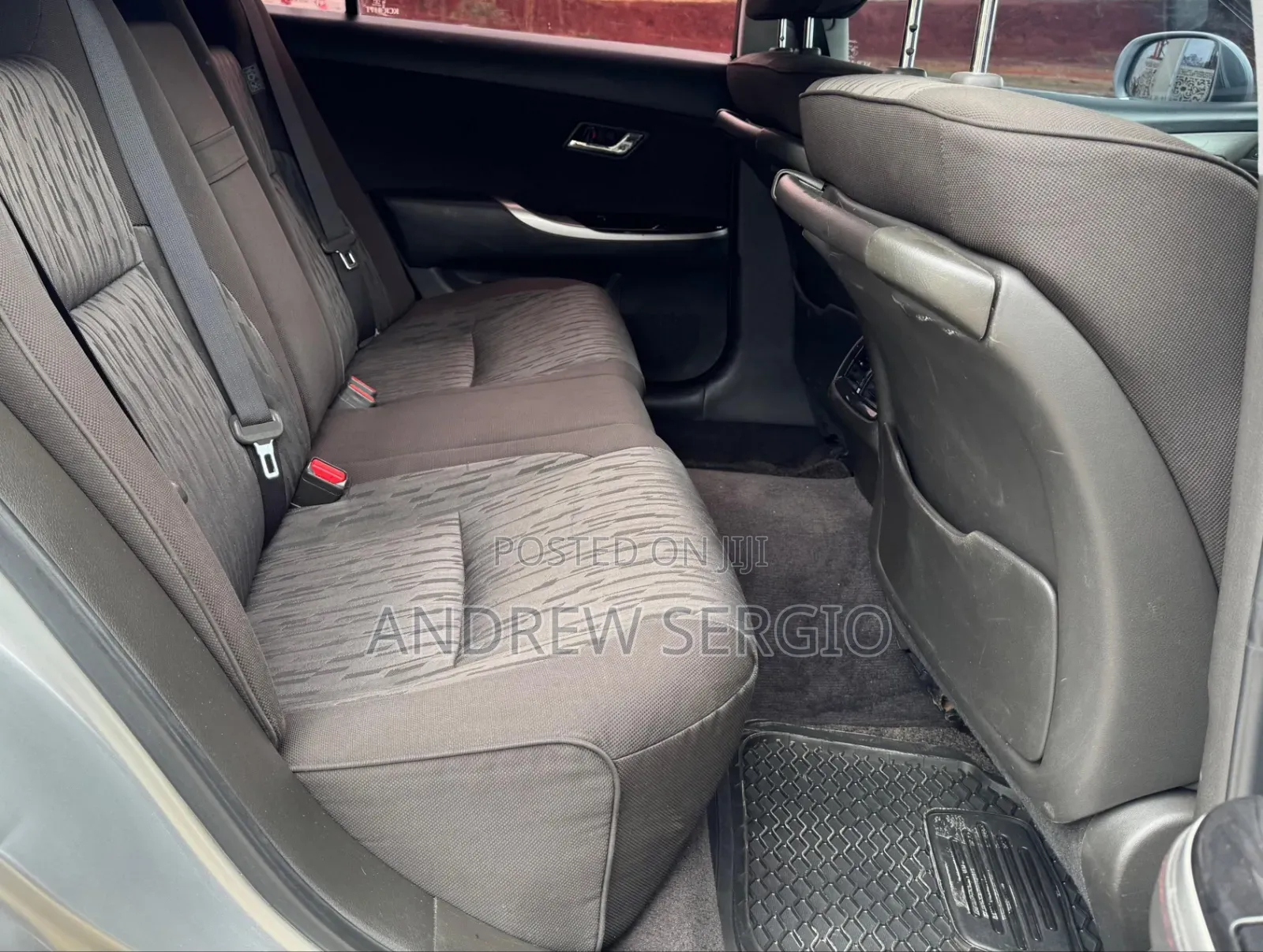 Toyota Crown 2012 Silver