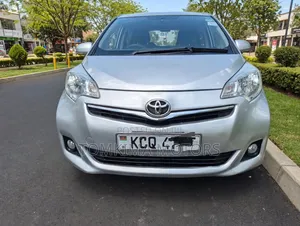 Toyota Ractis 2011 Silver