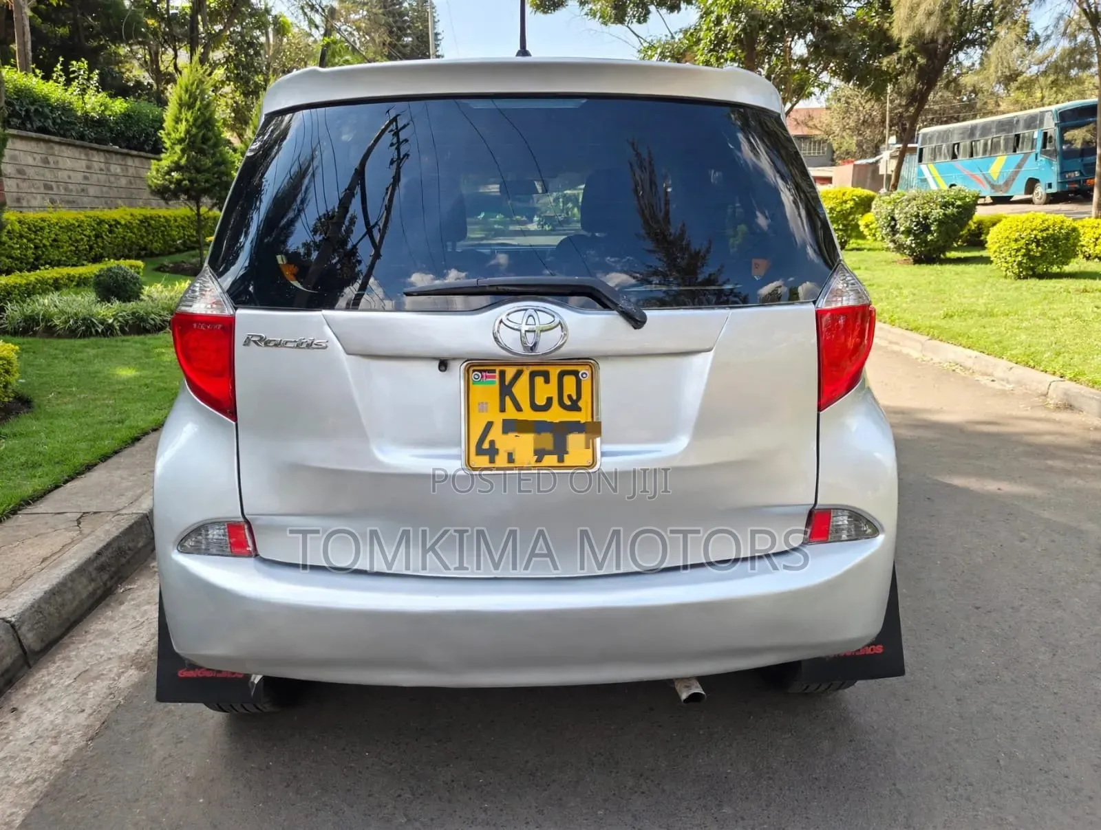 Toyota Ractis 2011 Silver