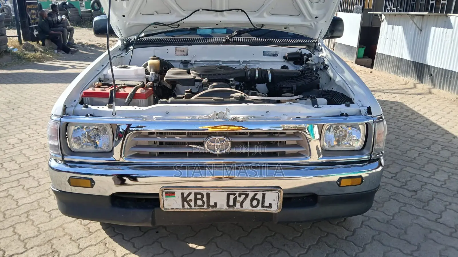 Toyota Hilux 2003 White