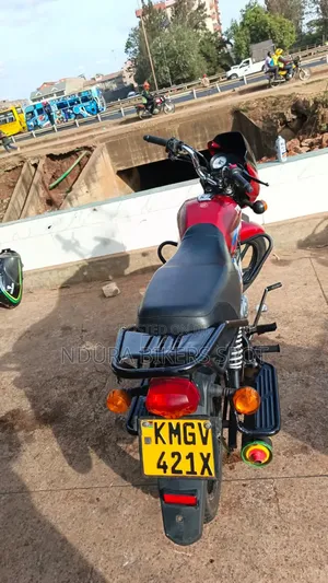TVS HLX 125 2026 Red