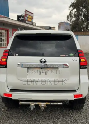 Toyota Land Cruiser Prado 2019 White