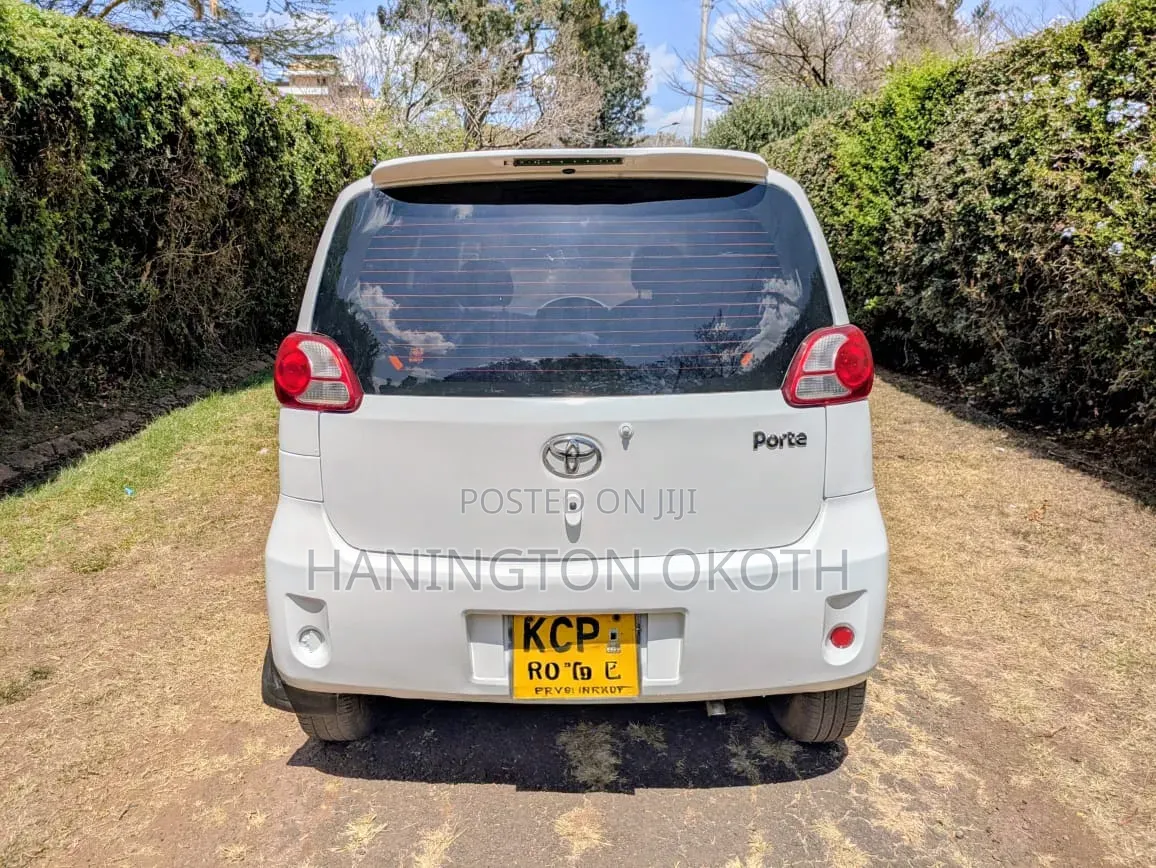 Toyota Porte 1.3 FWD 2011 White