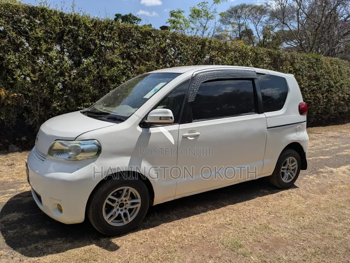 Toyota Porte 1.3 FWD 2011 White