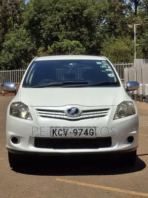 Toyota Auris 2012 White