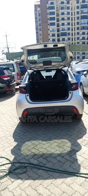 Toyota Yaris 2020 Silver