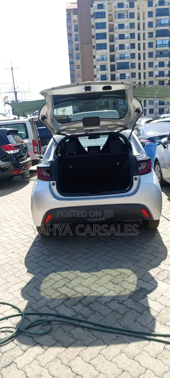 Toyota Yaris 2020 Silver