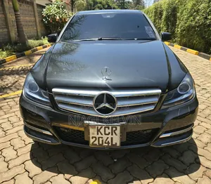 Mercedes-Benz C200 2011 Gray