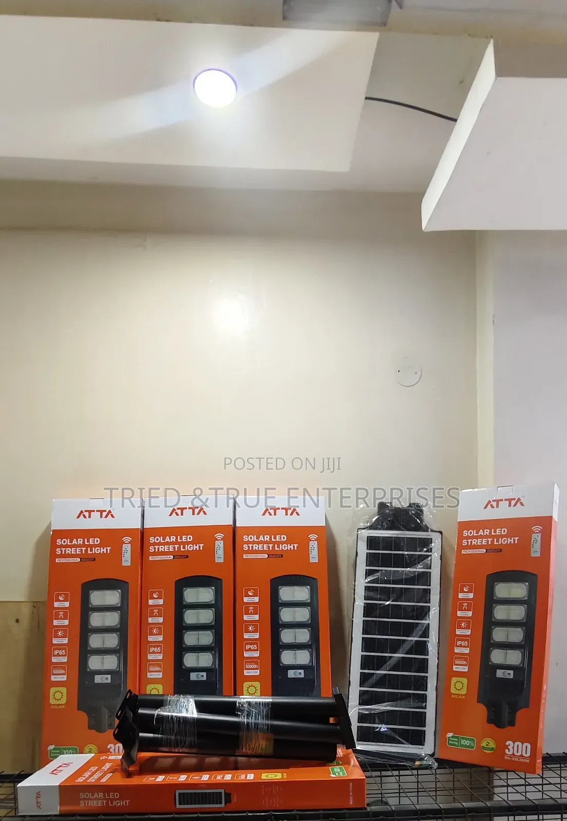 300Watts Solar Streetlights