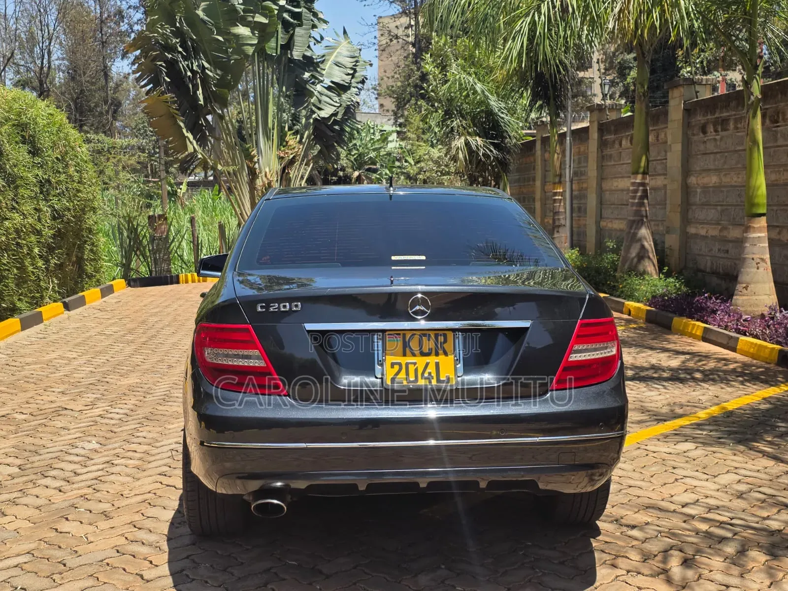 Mercedes-Benz C200 2011 Black