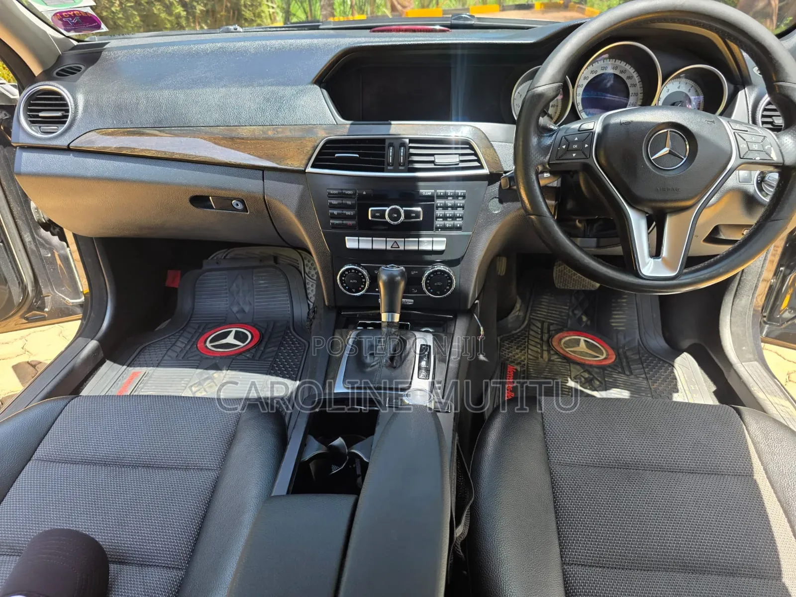 Mercedes-Benz C200 2011 Black