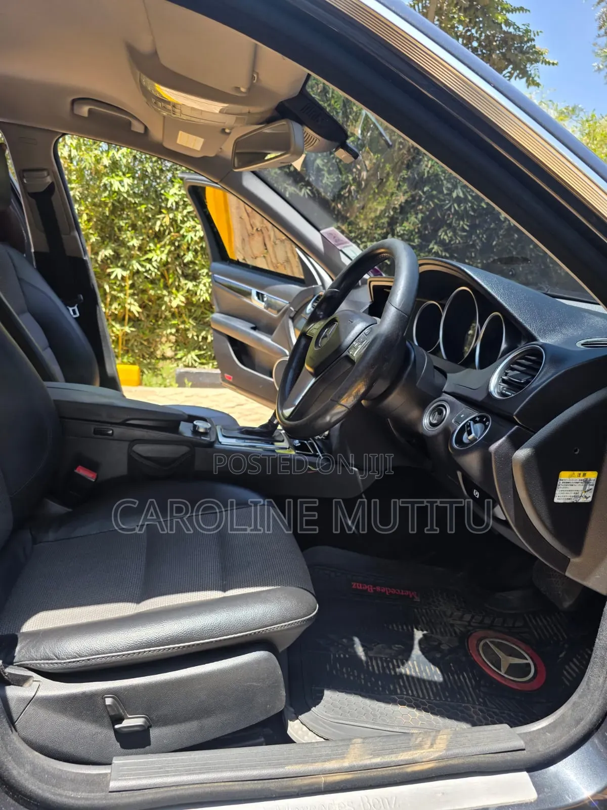 Mercedes-Benz C200 2011 Black