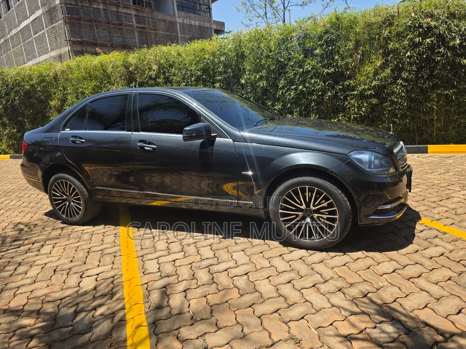 Mercedes-Benz C200 2011 Black