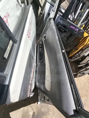 Nissan Note E12 Doors