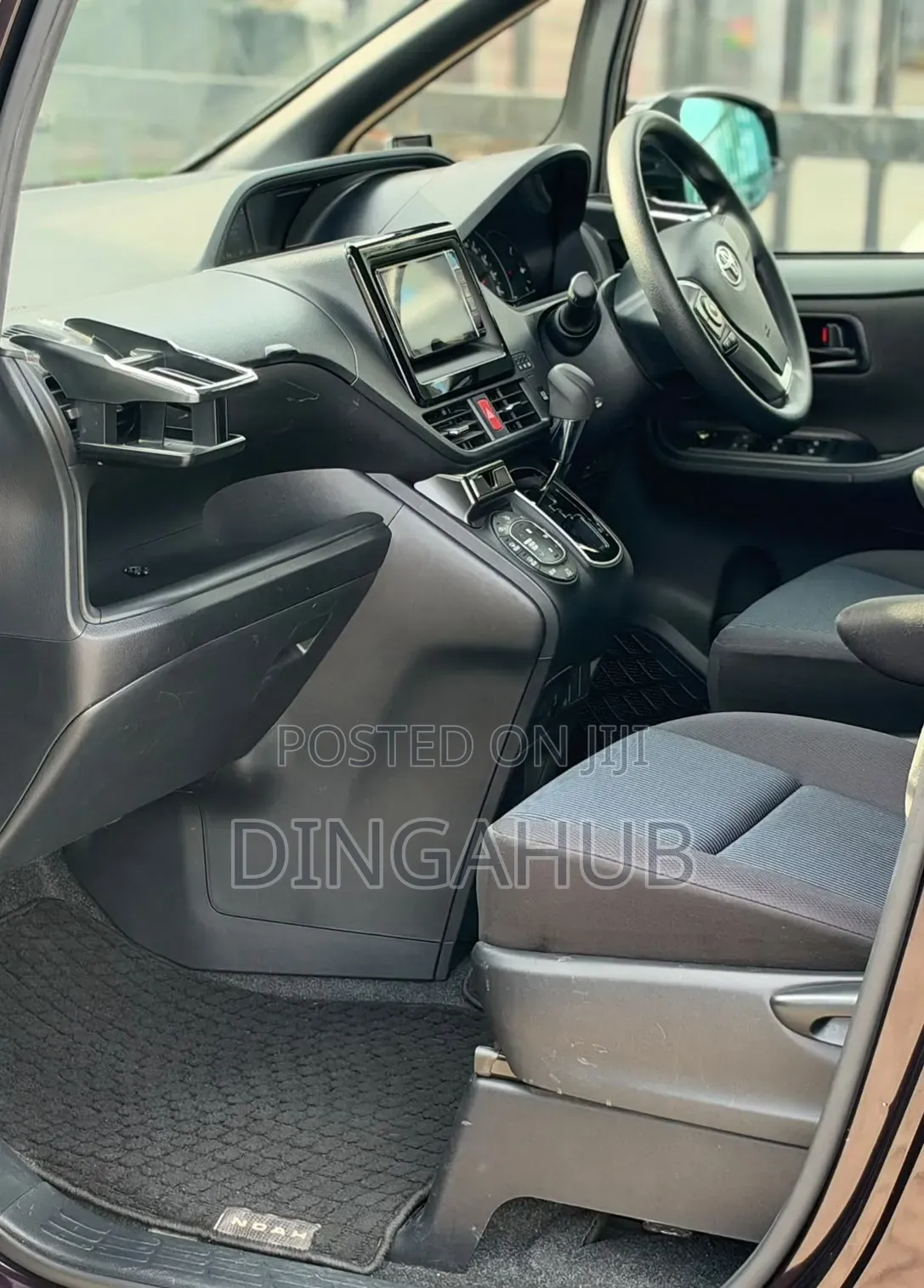 Toyota Noah 2019 Maroon