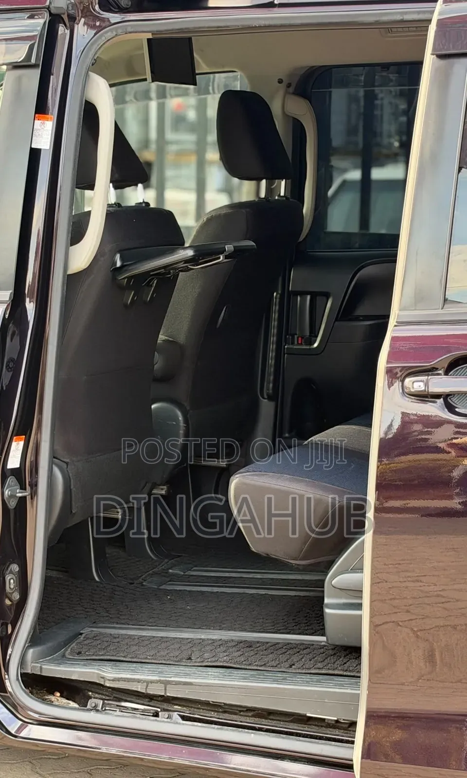 Toyota Noah 2019 Maroon