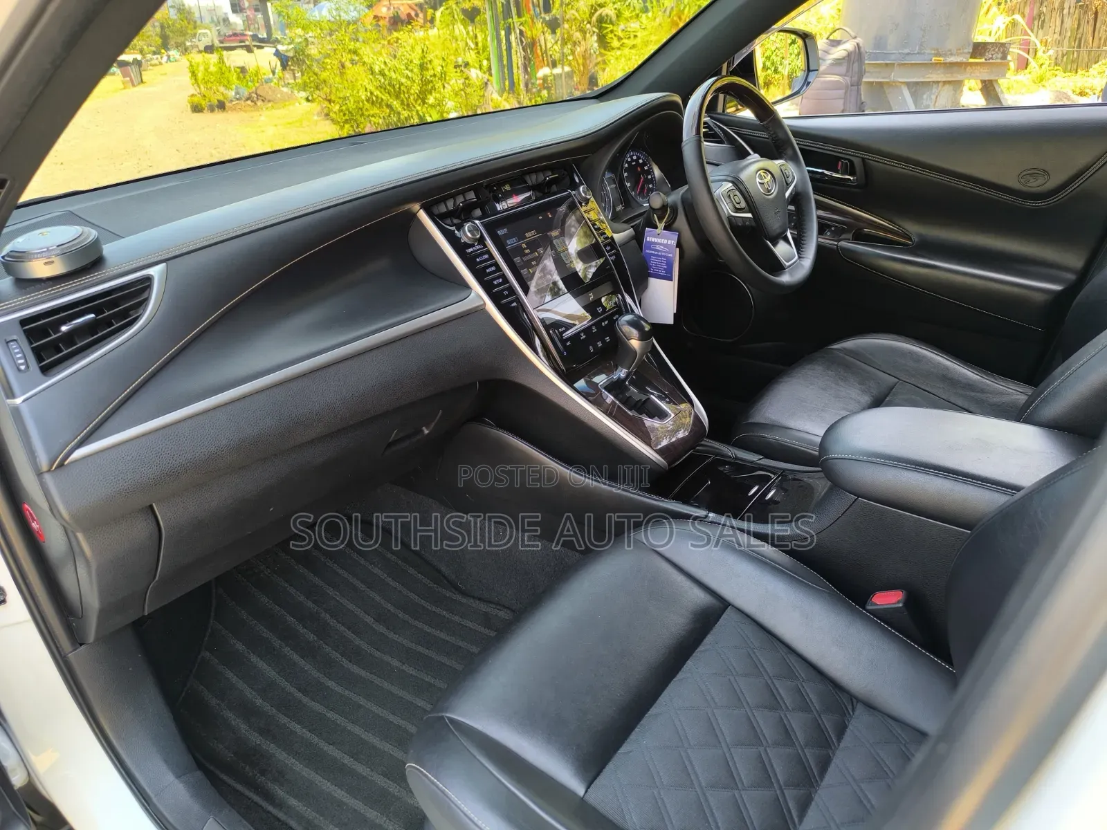 Toyota Harrier 2.0 2017 White