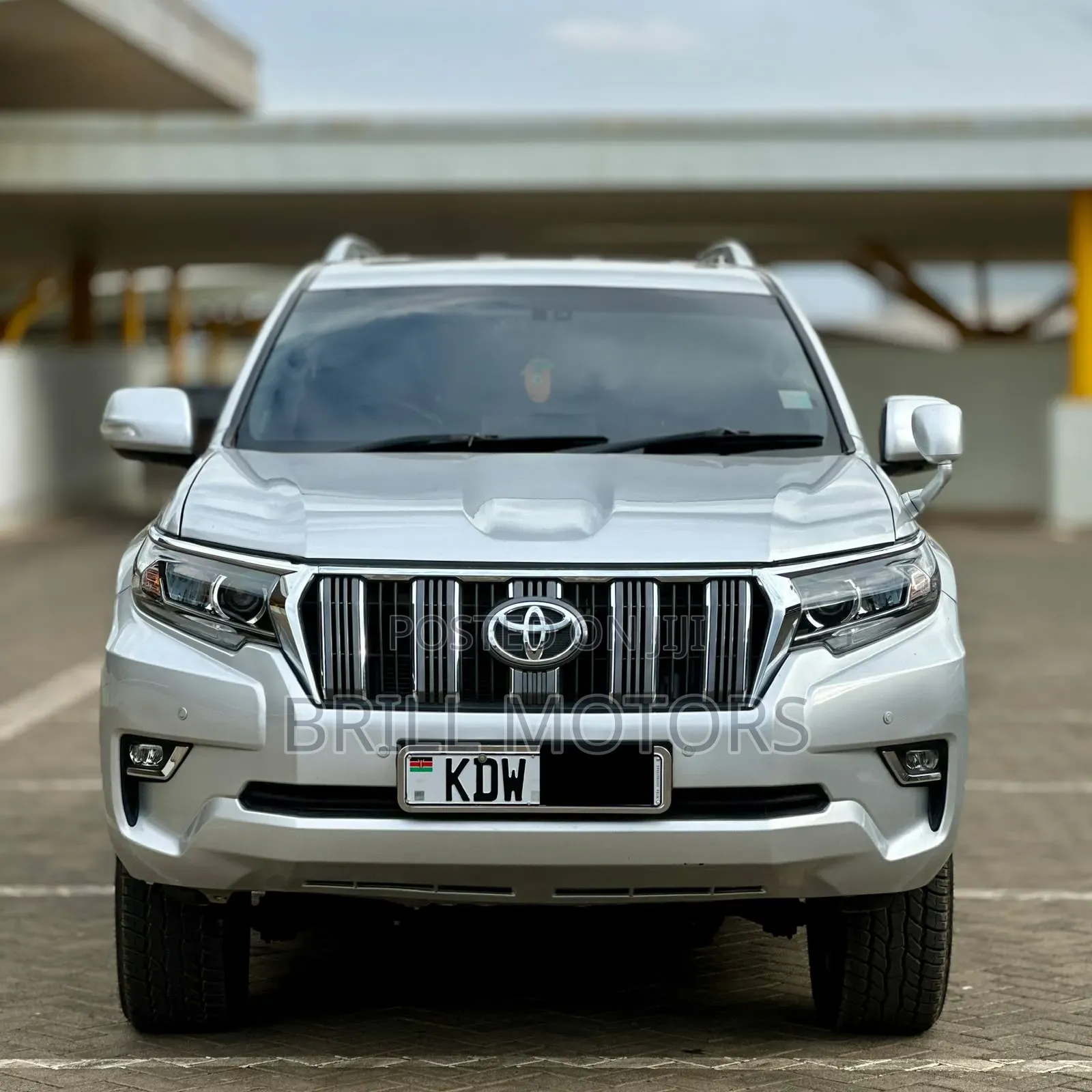 Toyota Land Cruiser Prado 2.8 2017 Silver