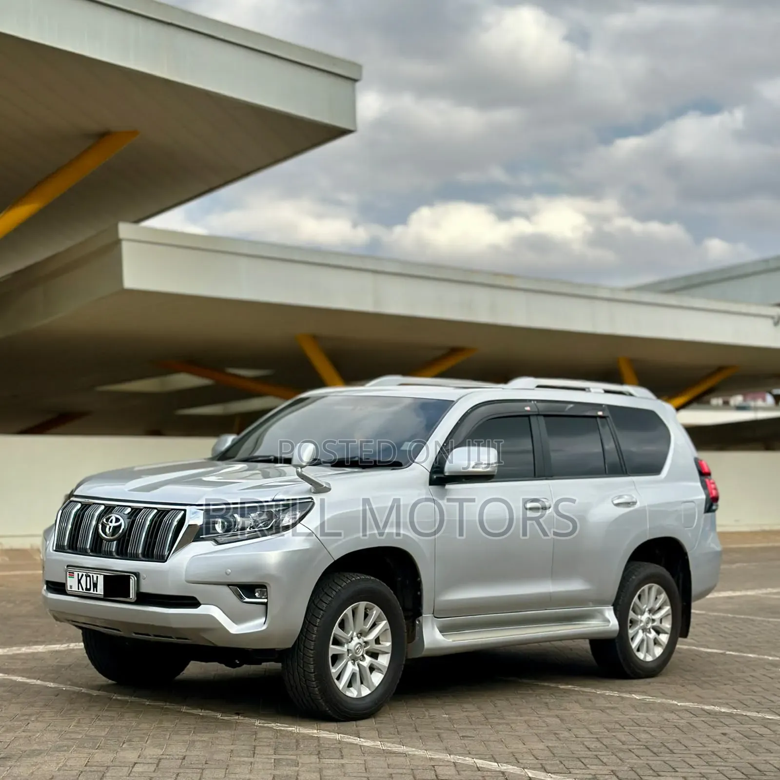 Toyota Land Cruiser Prado 2.8 2017 Silver