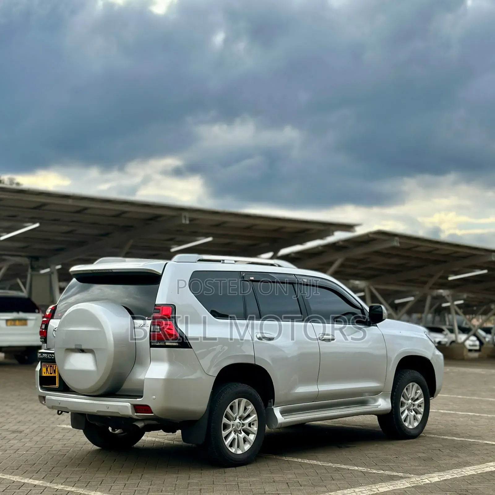 Toyota Land Cruiser Prado 2.8 2017 Silver