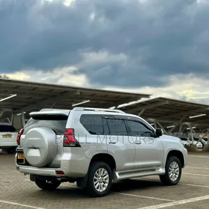 Toyota Land Cruiser Prado 2.8 2017 Silver