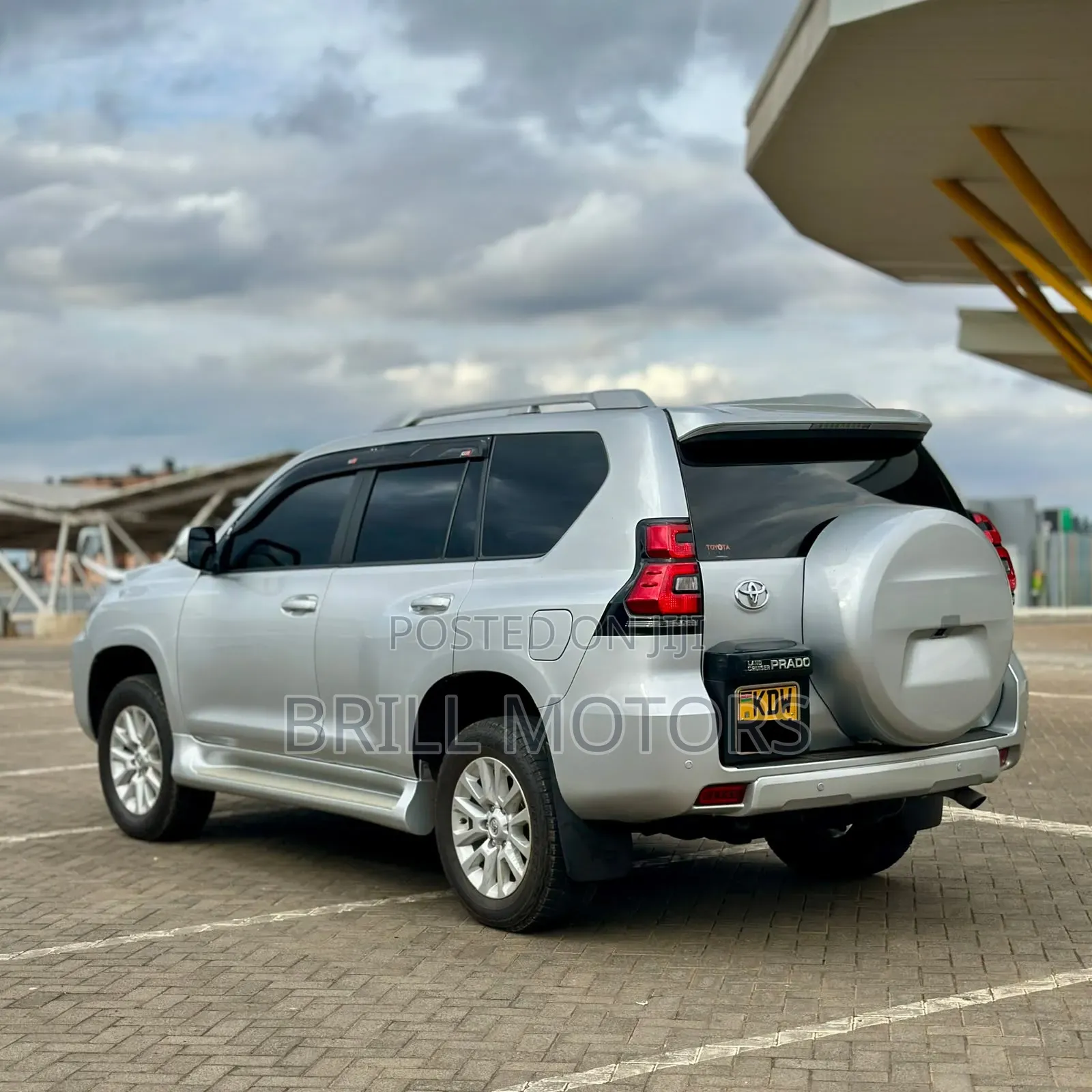 Toyota Land Cruiser Prado 2.8 2017 Silver