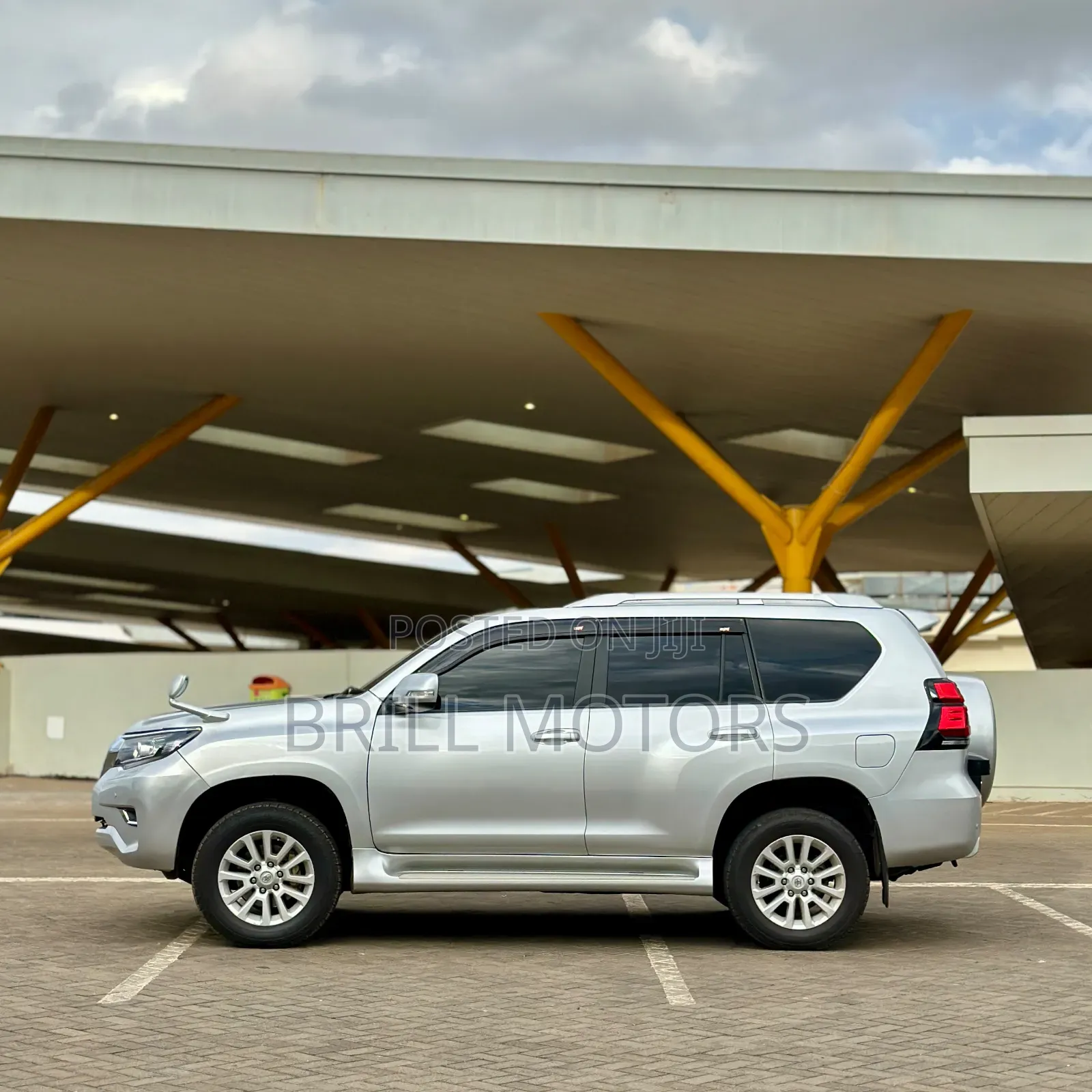 Toyota Land Cruiser Prado 2.8 2017 Silver