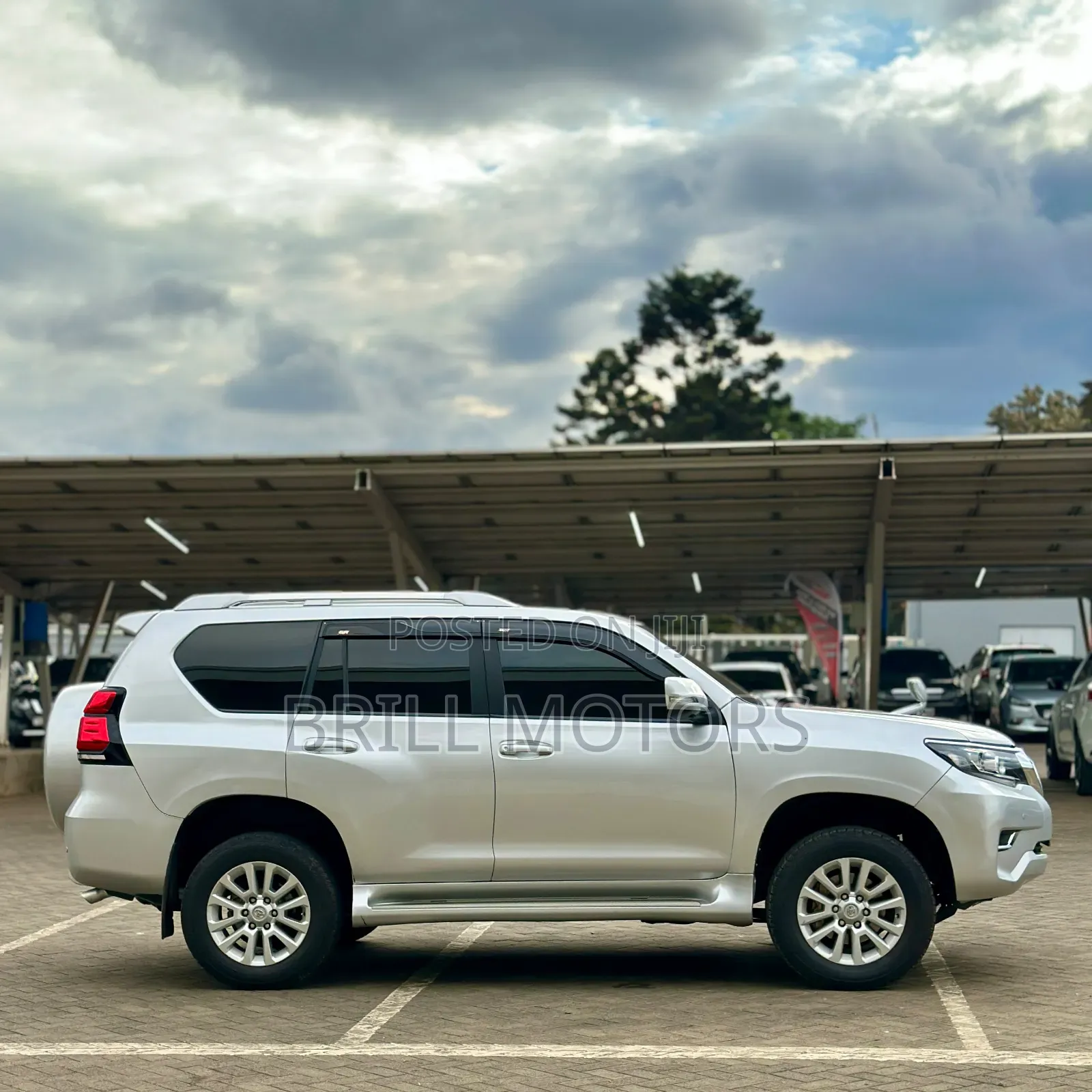 Toyota Land Cruiser Prado 2.8 2017 Silver