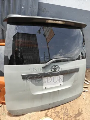 Tailgate Boot Noah / Voxy Zr70