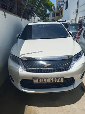 Toyota Harrier 2.0 4WD 2016 Black
