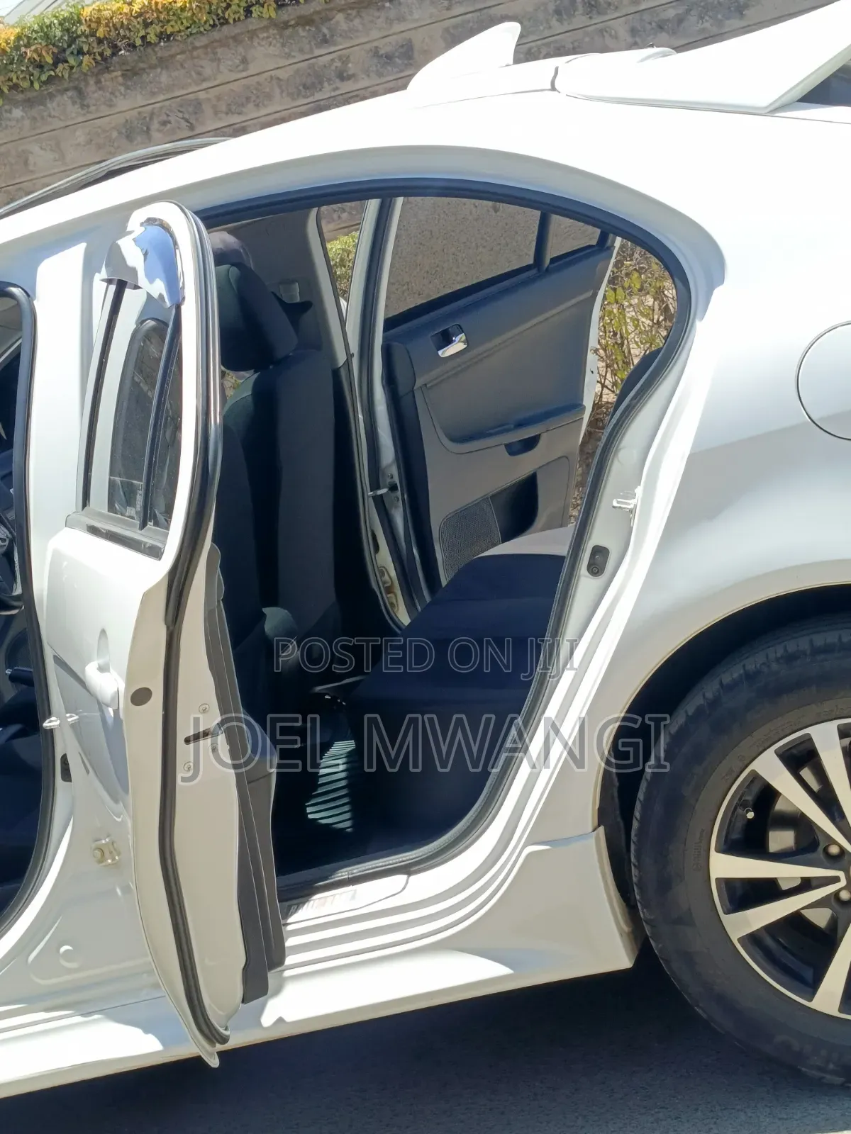 Mitsubishi Galant 2015 White