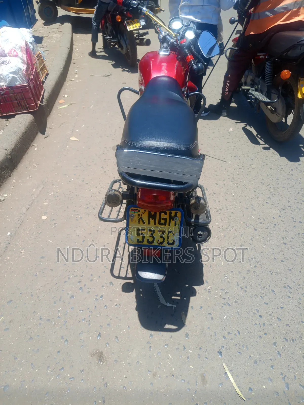 TVS HLX 125 2025 Red