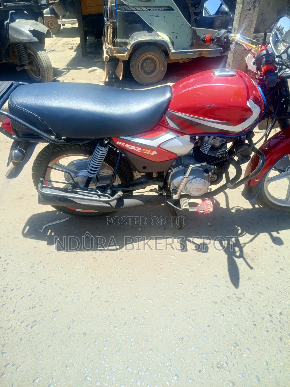 TVS HLX 125 2025 Red