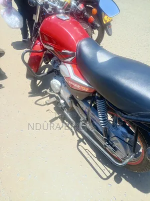 TVS HLX 125 2025 Red