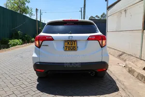 Honda Vezel 2017 White