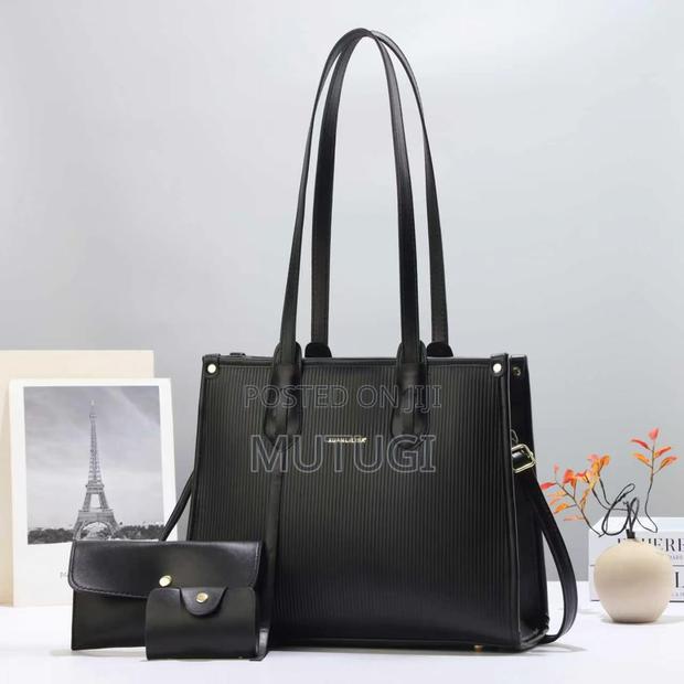 Women Classic Handbags - thumbnail 2