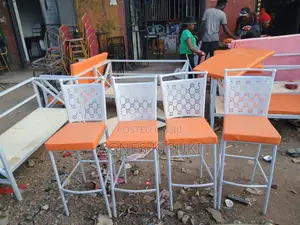 CNN Counter Chair