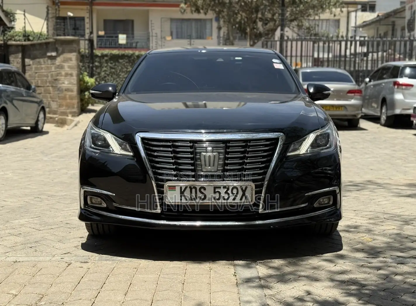 Toyota Crown 2016 Black