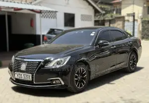 Toyota Crown 2016 Black