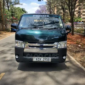 Toyota HiAce 2009 Green
