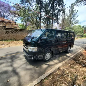 Toyota HiAce 2009 Green