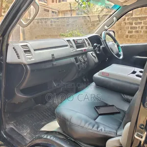 Toyota HiAce 2009 Green