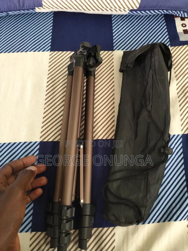 Camera Tripod Stand Holder for DSLR Cameras Camcorders - thumbnail 3